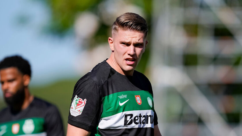 Viktor Gyökeres joins Arsenal during the 2025 transfer market